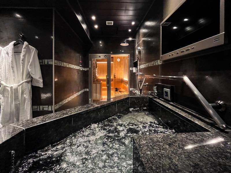 HOTEL KABUKI 水風呂からサウナ室