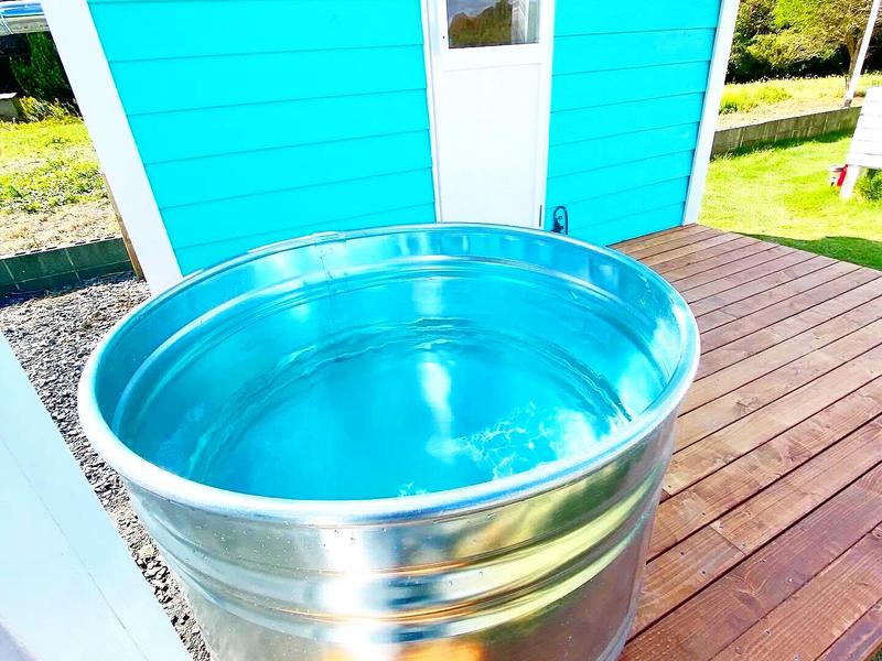 ウミカグのお宿 水風呂　Gタンク380Lサイズ　体の大きな方でもゆったりと水風呂をお楽しみいただけます。