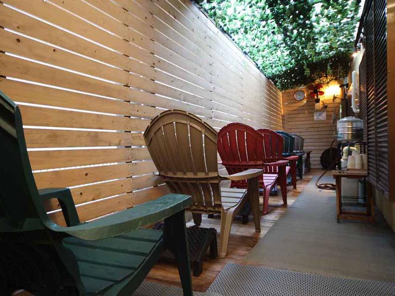 サウナゆげ蔵 浴室側・外気浴 (裸可)