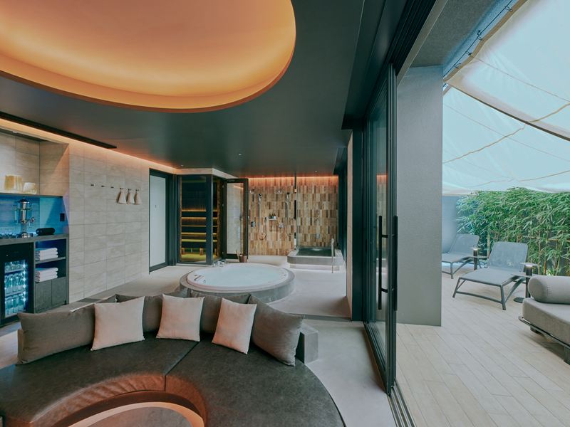 FAV LUX 長崎 写真