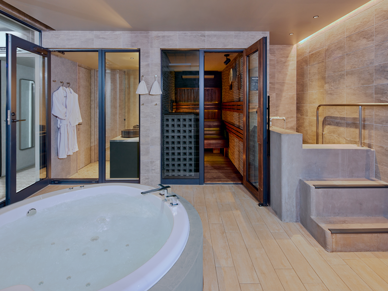 FAV LUX 長崎 客室｜サウナスイート