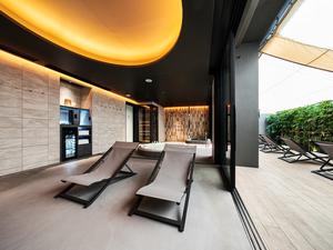 FAV LUX 長崎 写真