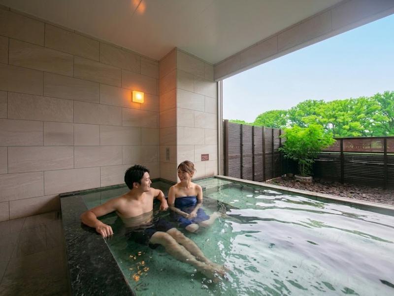 船小屋温泉 ホテル樋口軒 露天風呂と源泉水風呂
