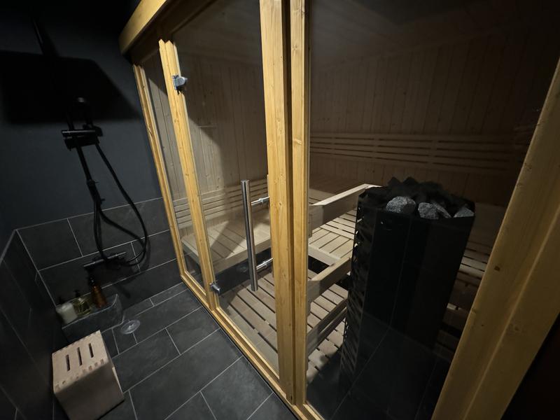 private sauna Re:set 個室「黒」