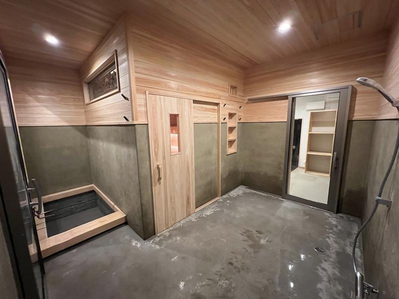 湯布院プライベートサウナ&温泉NOGIKU  (湯布院旅館のぎく内) サウナ室入口・水風呂『天照』