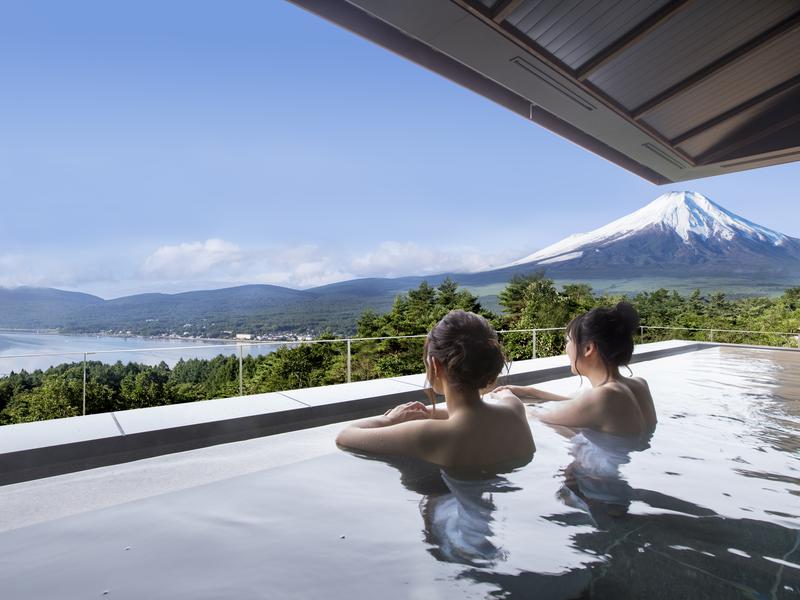 ホテルマウント富士 展望露天風呂（はなれの湯）※山中湖天然温泉。山中湖・富士山一望。