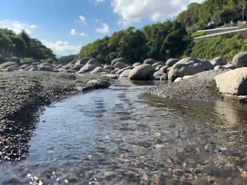 ここのえる 目の前の川の水風呂