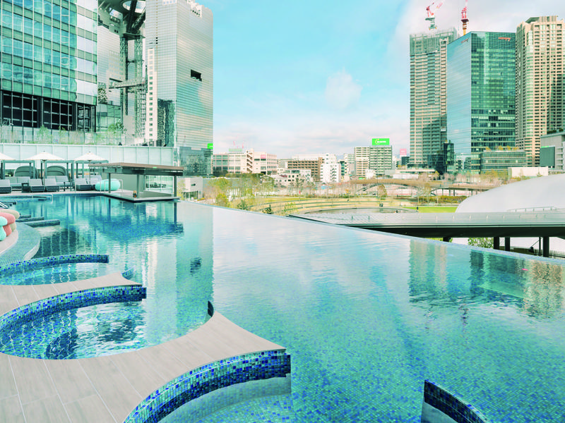 うめきた温泉 蓮 Wellbeing Park 屋外温水インフィニティープール