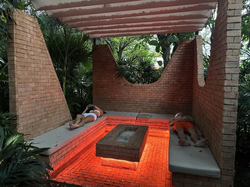 Dip Garden Onsen and Ice Bath - Ari 採暖エリア