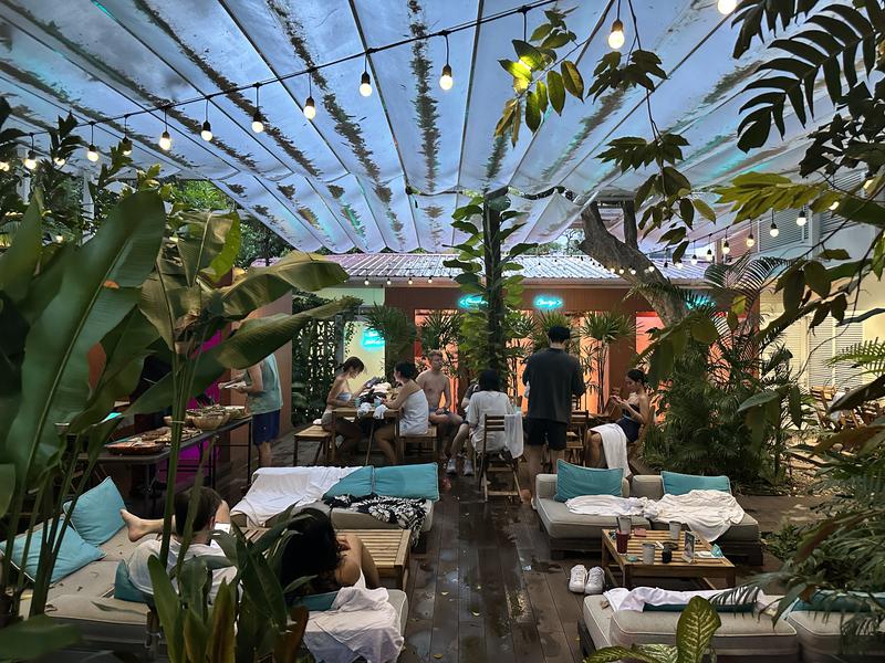 Dip Garden Onsen and Ice Bath - Ari 休憩エリア
