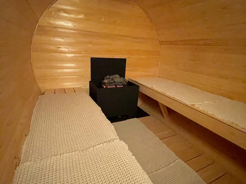 貸切宿 さうなす バレルサウナ内部