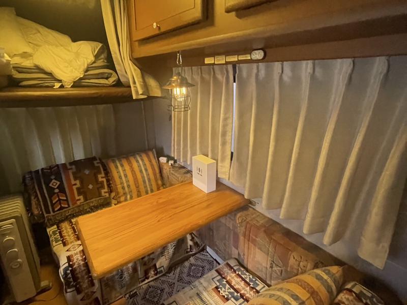 GLAMPING HUB YOKOHAMA キャンピングカー内