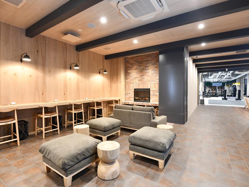 Fitness Lounge JEXER 東京ベイ海浜幕張 ラウンジ
