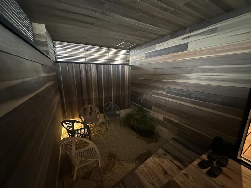 さうなとカフェバー BAREHAUS 外気浴