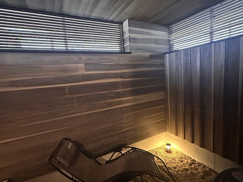 さうなとカフェバー BAREHAUS インフィニティチェア