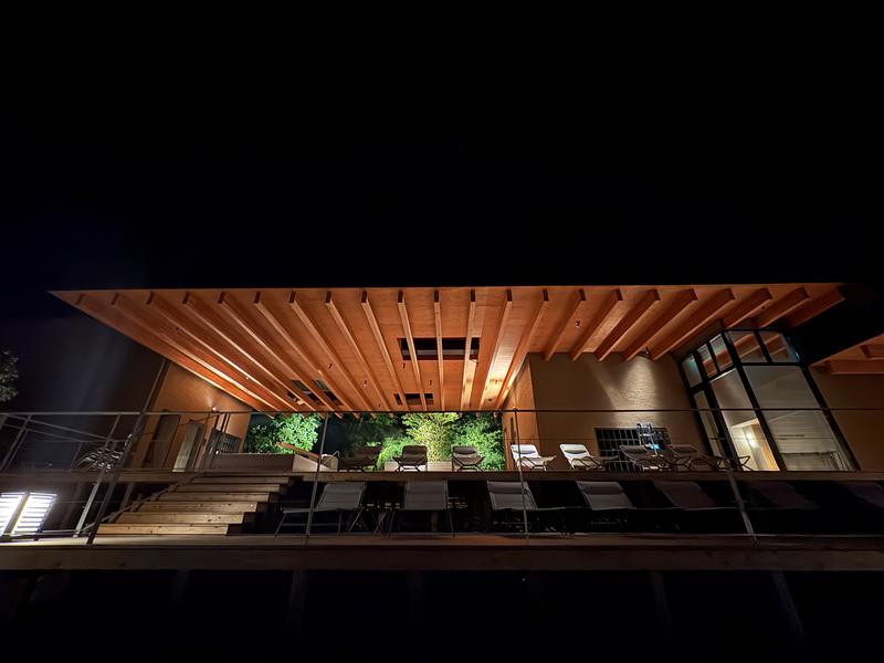 SATOYAMA TERRACE 雨や日差しから守る大屋根