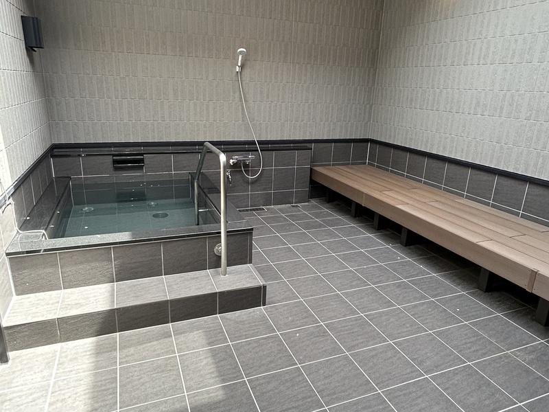 JUMBO INDOORGOLF SAUNA&CABIN 男性外気浴スペース+水風呂