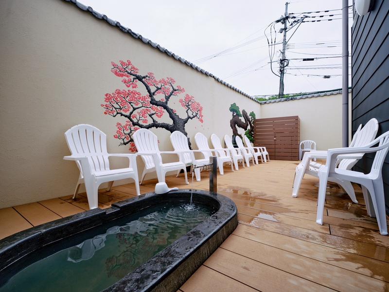 熊本城サウナ城の湯 水風呂②と外気浴スペース