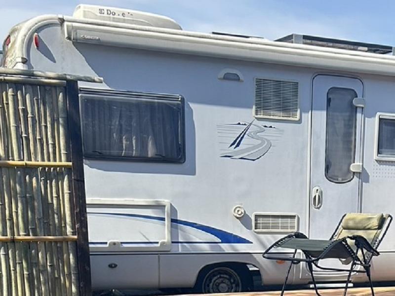 オートキャンプ77 CLPオリーブ畑 更衣室