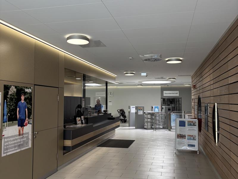 Cosimawellenbad 受付