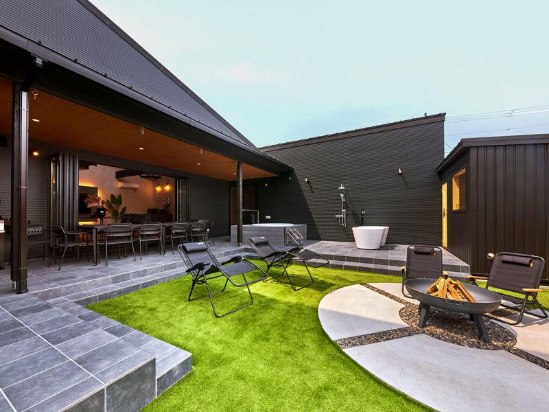 BY THE BIWAKO 写真