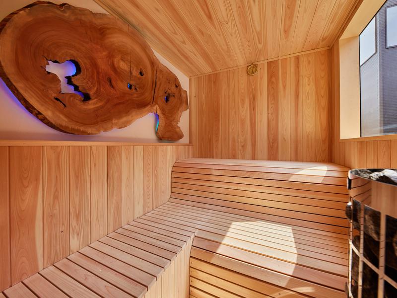 BY THE BIWAKO サウナ室