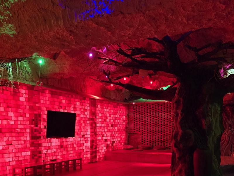 済州島温泉 共有エリアのチムジルバン（32度）