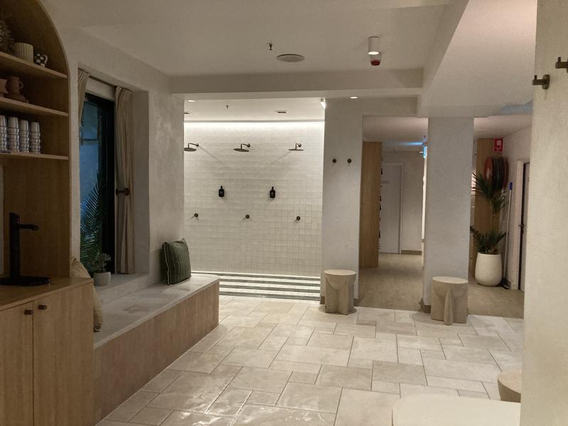 1Remedy シャワー、リラクシングスペース