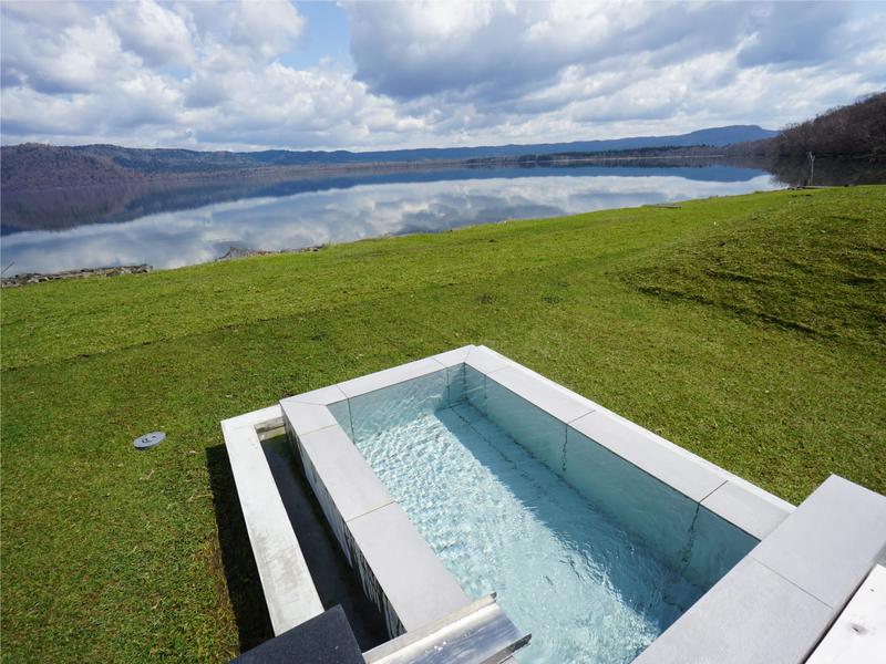 Sansui Lakeside Villa (NUKUMORI) 湖際の温泉で温浴も