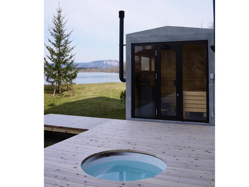 Sansui Lakeside Villa (NUKUMORI) 水風呂とサウナ