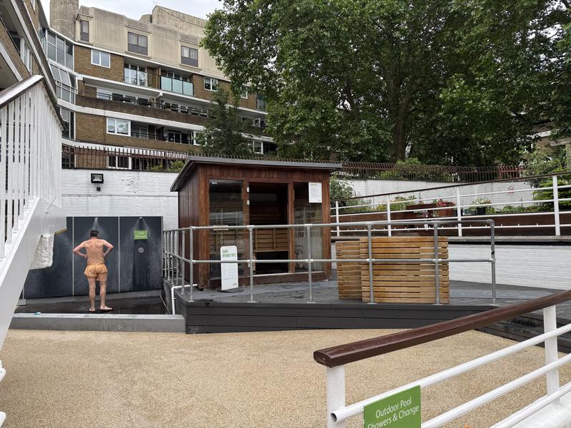 Oasis Sports Center 写真