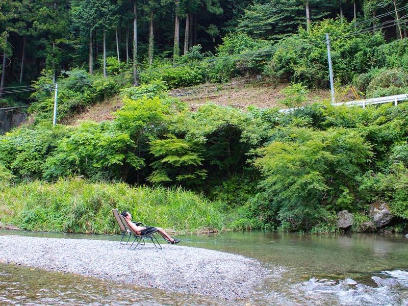 レストハウス名栗(attend sauna) 川の中洲に椅子設置可能