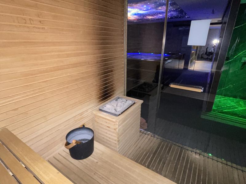 Hotel Elisa Tirana, Affiliated by Meliá サウナ室（フラッシュあり