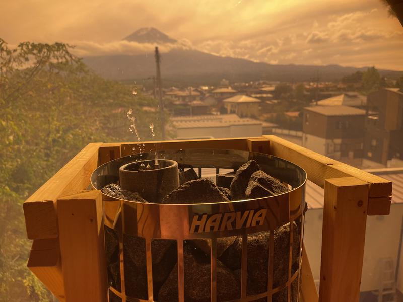 Mount Fuji Panorama Glamping サウナ・パノラマのロウリュウ