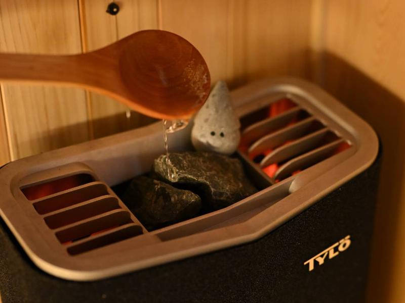 気仙沼の宿 金木犀 TYLO社のサウナストーブ