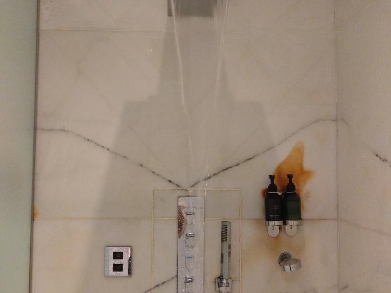 Sheraton Oman Hotel シャワー(水２０℃)