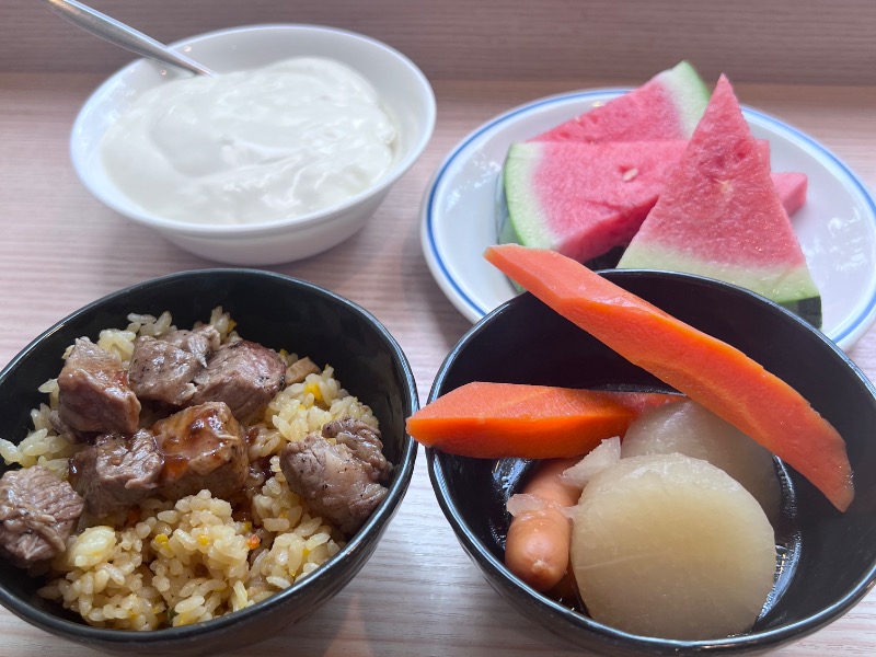 ぬちぐすい王朝朝食ビュッフェ : Hotel SANSUI Naha 琉球温泉 波之
