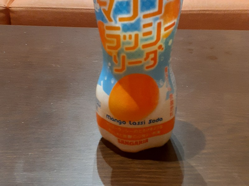 マンゴーラッシーソーダ