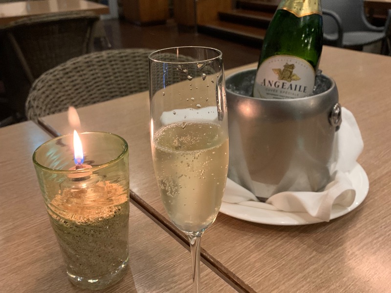 🍾